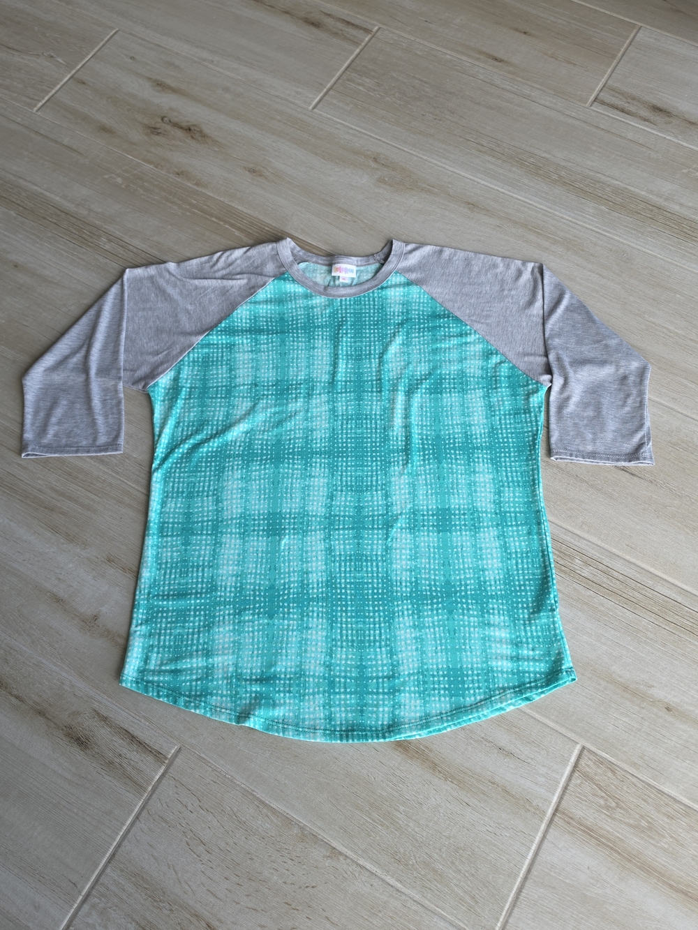 LuLaRoe Teal Patterned Body with Gray Raglan 3/4 Long Sleeve Tee Size XL